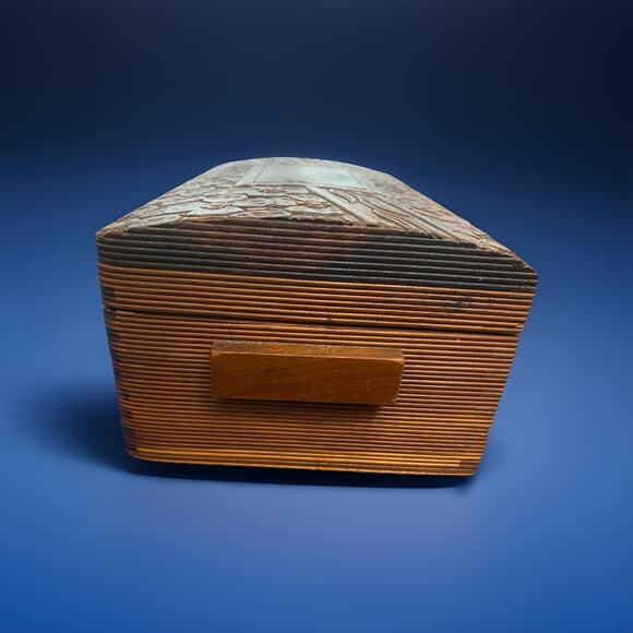 Vintage Mid-Century Carved Wooden Trinket Box Floral Carving Leopard Lining - Picture 7 of 9